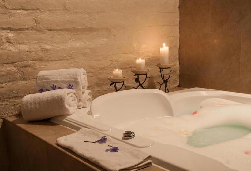 Suite mit Hydromassage, Hacienda Abraspungo