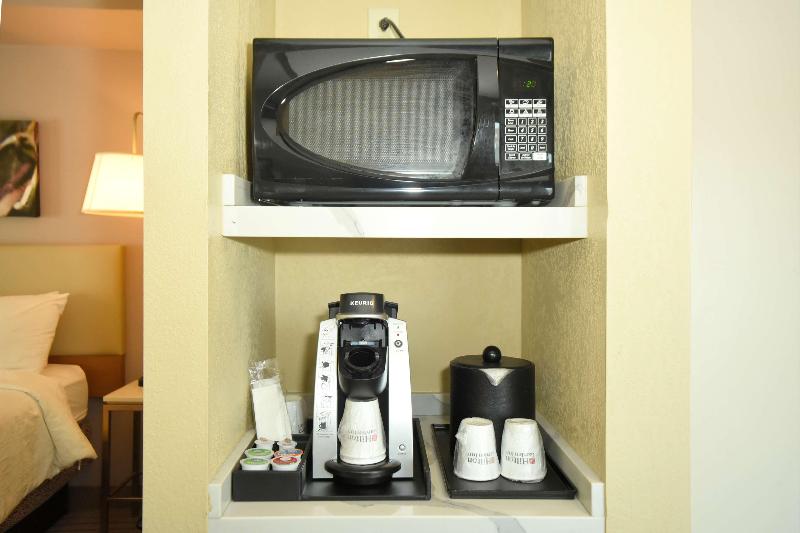 اتاق استاندارد با تخت بزرگ, Hilton Garden Inn Saratoga Springs