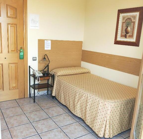 اتاق استاندارد یک نفره, Hostal Maria Ronda