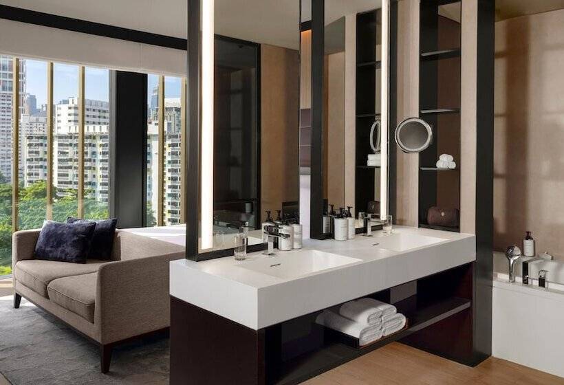 Junior suite with river view, Intercontinental Singapore Robertson Quay, An Ihg