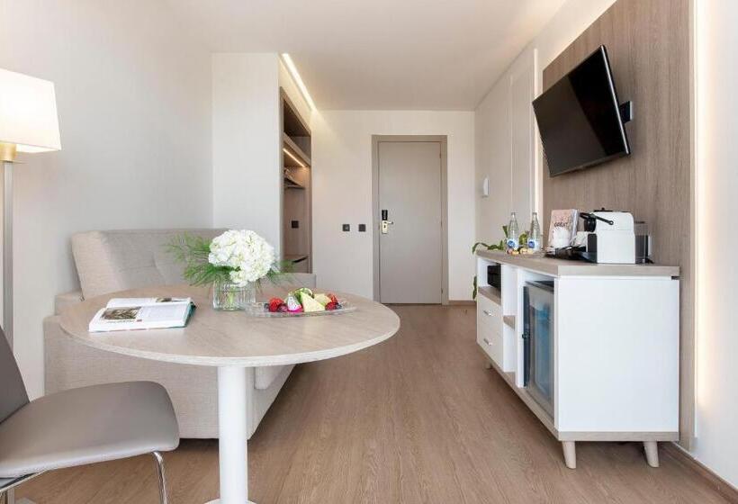 סוויטה משפחתית, Melia Sitges