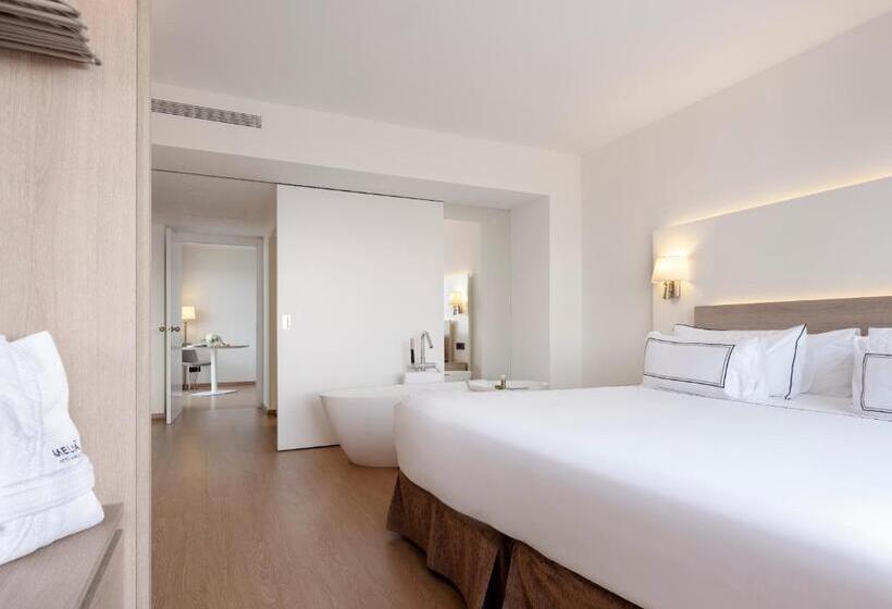 جناح جونيور, Melia Sitges