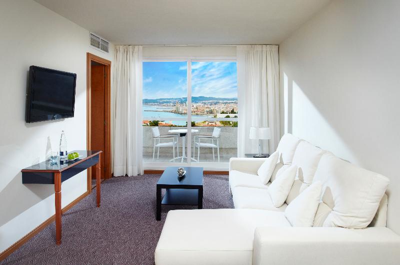 סוויטת ג'וניור, Melia Sitges