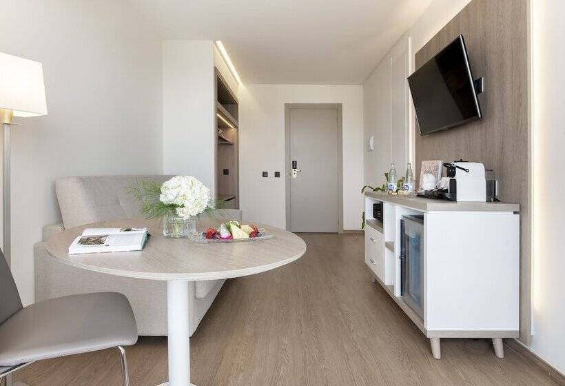 סוויטת ג'וניור, Melia Sitges