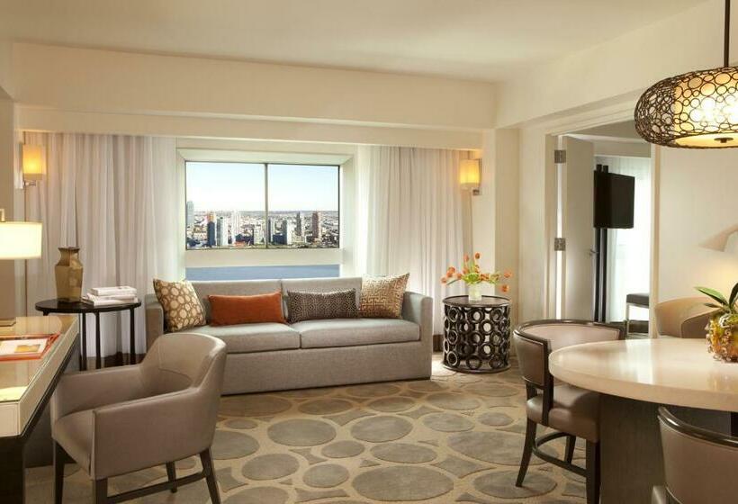 Suite Lit King, Millennium Hilton New York One Un Plaza