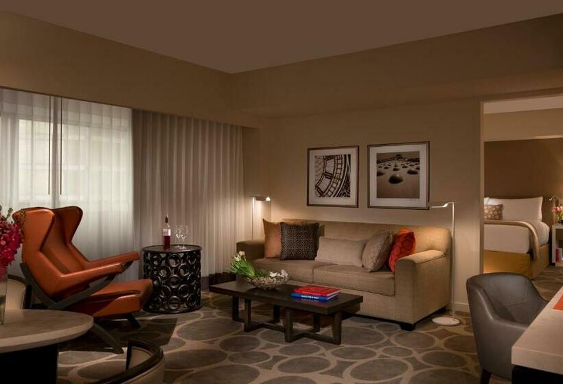 سوئیت با تخت بزرگ, Millennium Hilton New York One Un Plaza