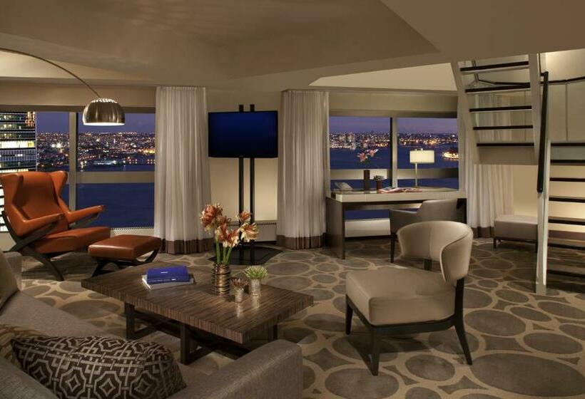 سوئیت با تخت بزرگ, Millennium Hilton New York One Un Plaza