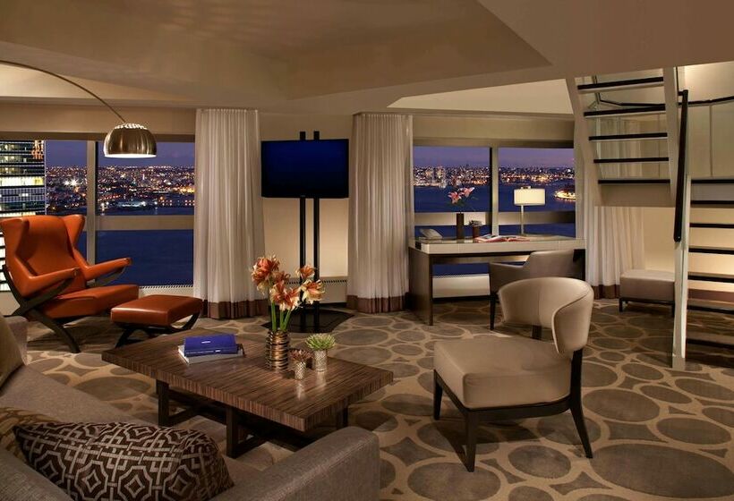 سوئیت با تخت بزرگ, Millennium Hilton New York One Un Plaza