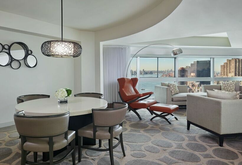 جناح سرير كينج, Millennium Hilton New York One Un Plaza