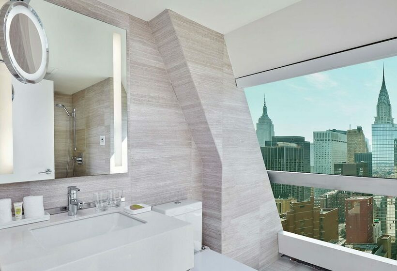 Suite Lit King, Millennium Hilton New York One Un Plaza