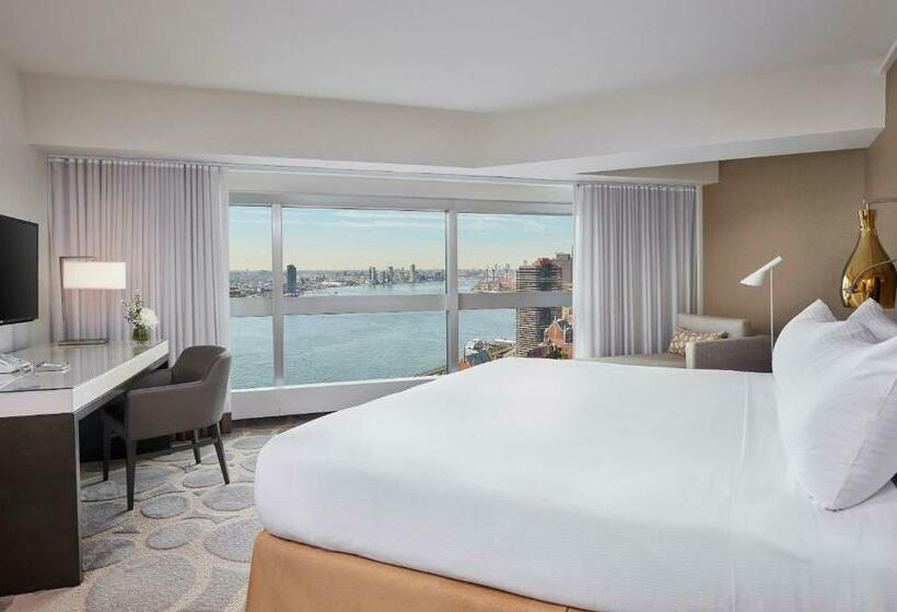 جناح غرفتين نوم, Millennium Hilton New York One Un Plaza