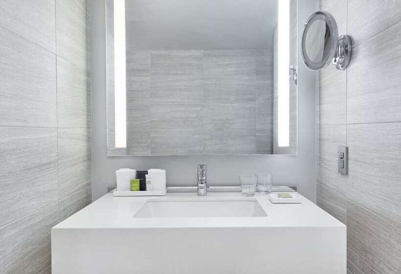 سوییت, Millennium Hilton New York One Un Plaza