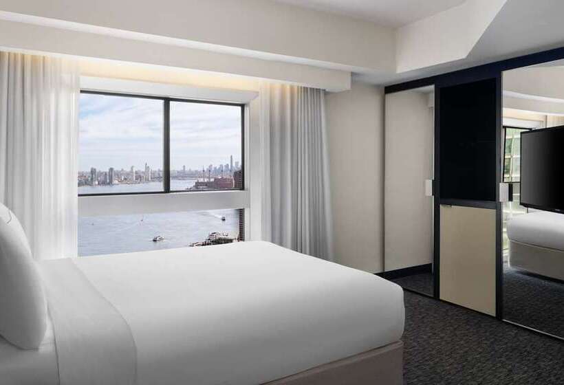 سوییت دوبلکس, Millennium Hilton New York One Un Plaza