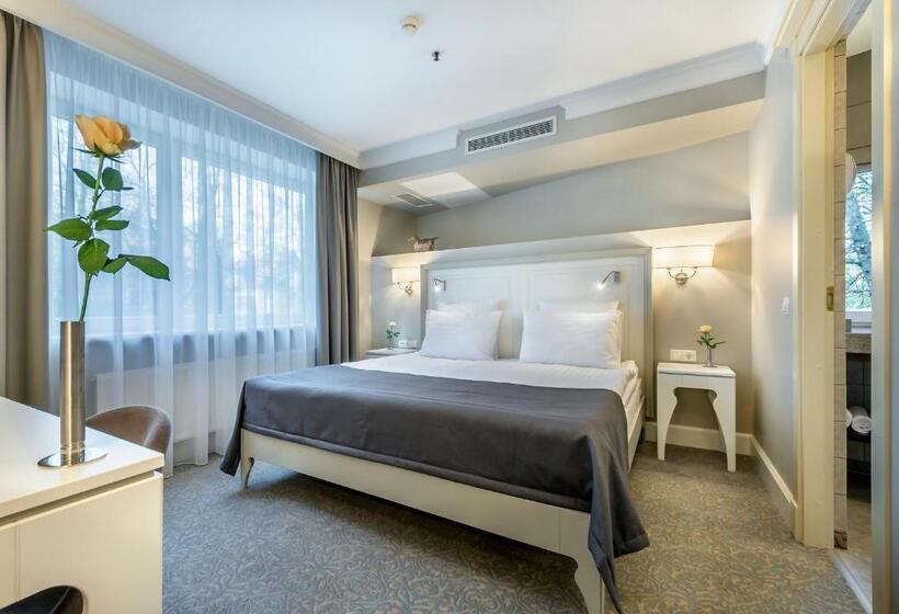 سوییت, Ratonda Centrum Hotels