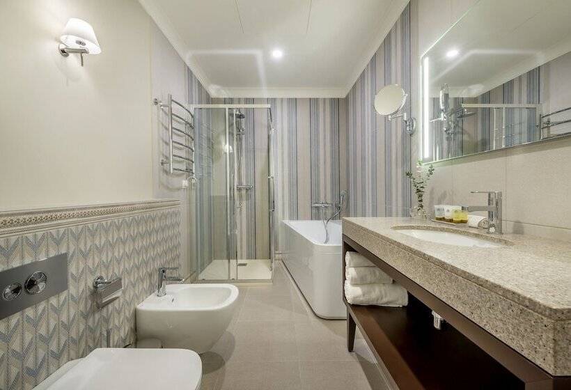 سوییت, Ratonda Centrum Hotels