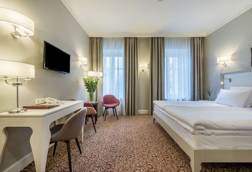 اتاق اجرایی, Ratonda Centrum Hotels