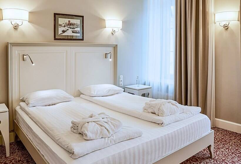 اتاق اجرایی, Ratonda Centrum Hotels