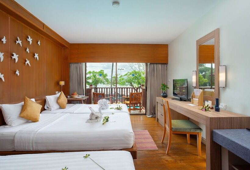 Superior Room, Seaview Patong