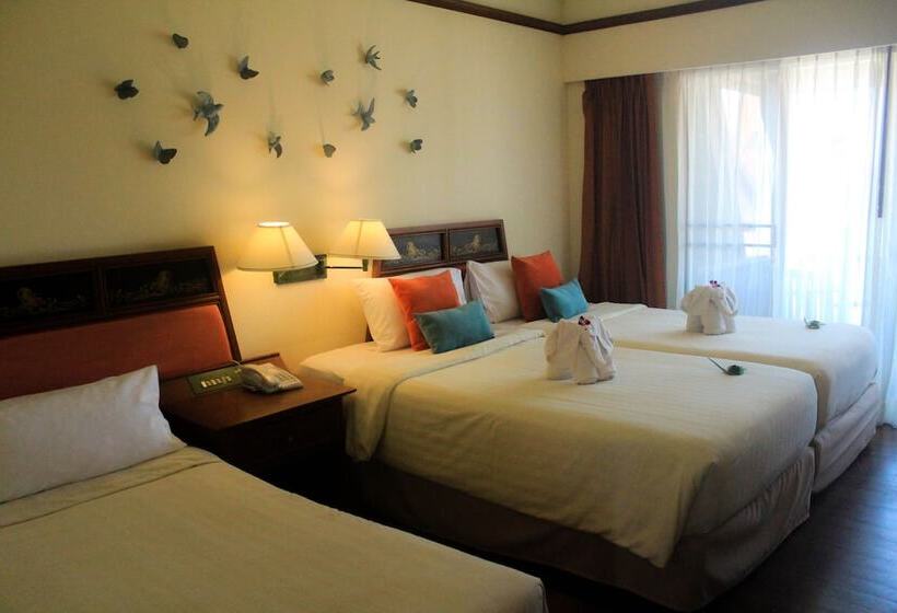 Superior Room, Seaview Patong