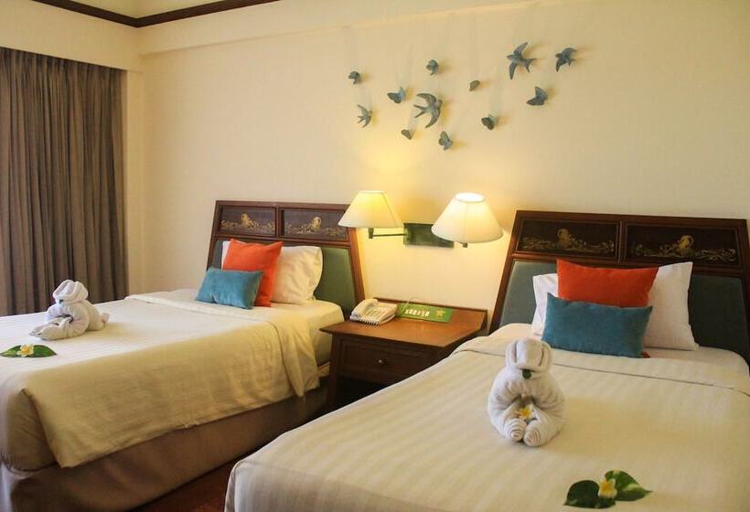 Superior Room, Seaview Patong