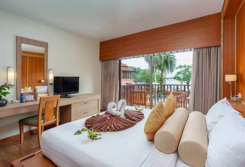 Superior Room, Seaview Patong