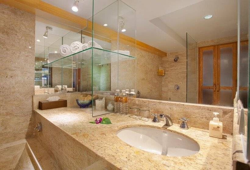 اتاق لوکس, Seaview Patong Hotel   Sha Plus