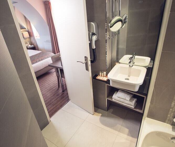 سوییت جونیور, Timhotel Tour Eiffel
