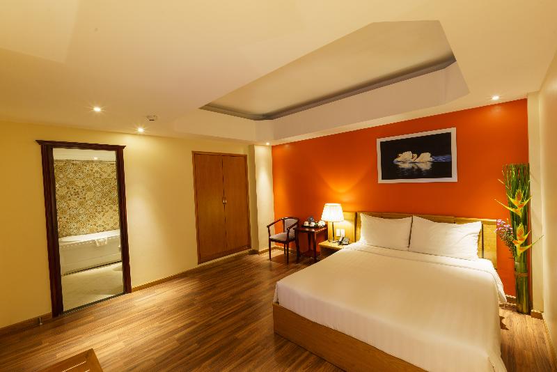 اتاق سوپریور سه تخته, Timhotel Tour Eiffel