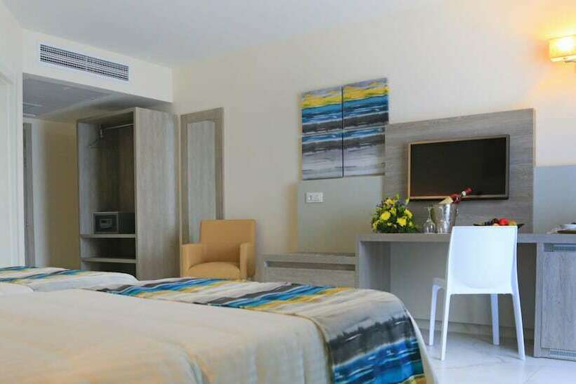 اتاق استاندارد با چشم‌انداز استخر, Riviera Spa Resort - Adults Only