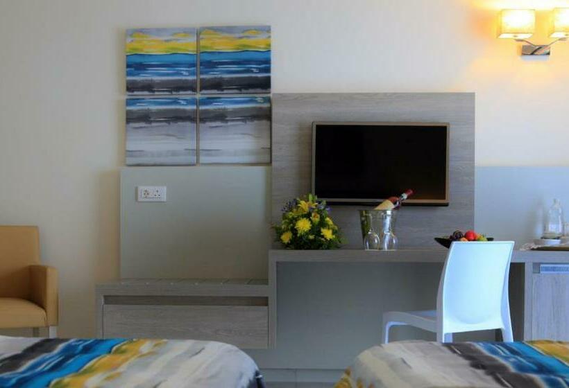 اتاق اساندارد با چشم‌انداز جانبی به دریا, Riviera Spa Resort - Adults Only