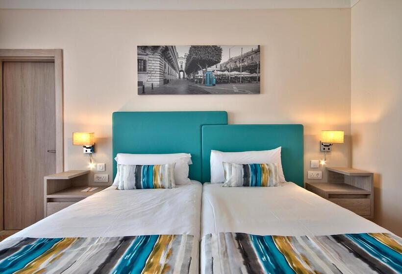 اتاق خانوادگی با چشم‌انداز استخر, Riviera Spa Resort - Adults Only