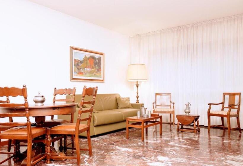 اتاق استاندارد, Rosa Garden B&b
