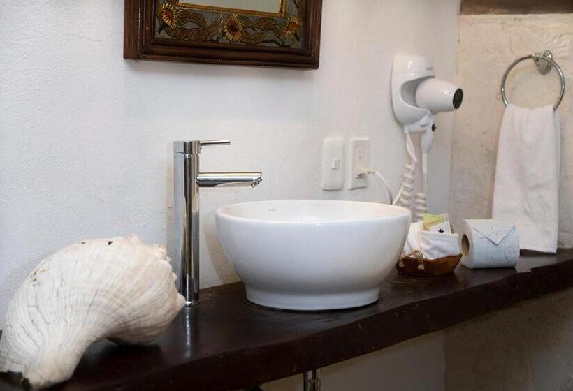 اتاق راحتی, Amar Inn