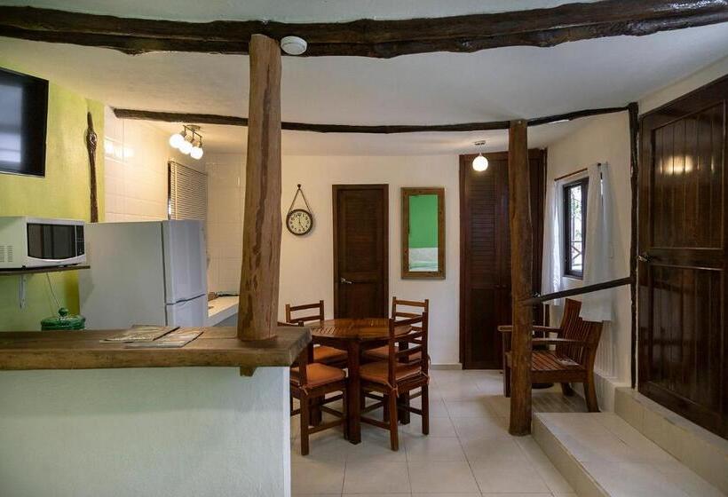 بانگلوی استاندارد, Amar Inn