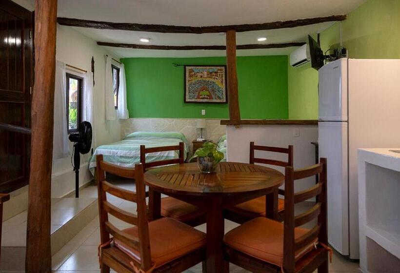 بانگلوی استاندارد, Amar Inn