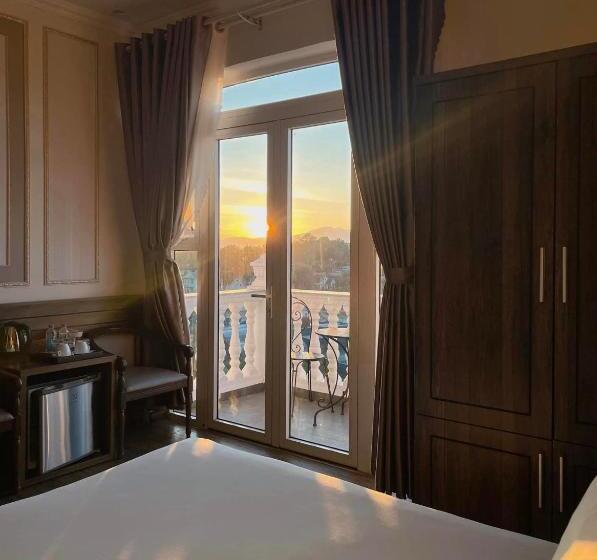 اتاق لوکس با چشم‌انداز شهر, New Life Hotel   Da Lat