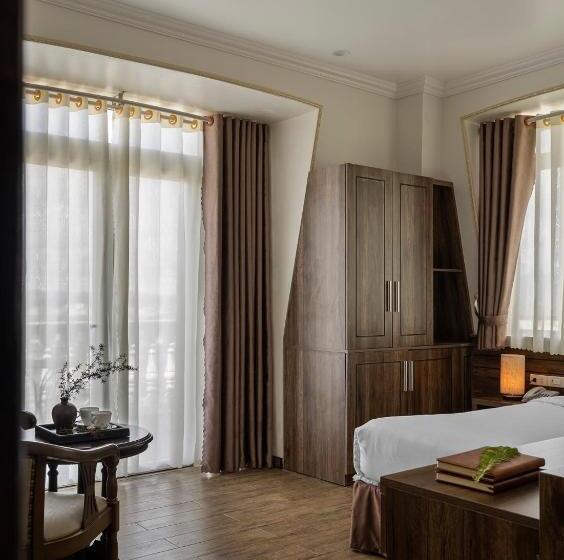 اتاق لوکس با چشم‌انداز شهر, New Life Hotel   Da Lat