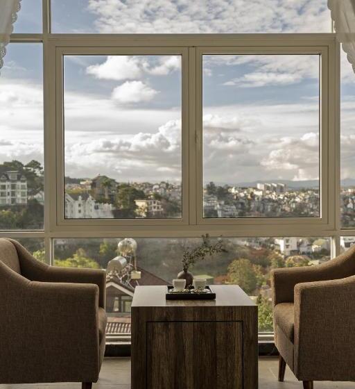 اتاق استاندارد با چشم‌انداز شهر, New Life Hotel   Da Lat