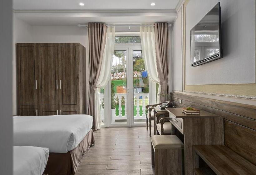 اتاق استاندارد با چشم‌انداز, New Life Hotel   Da Lat