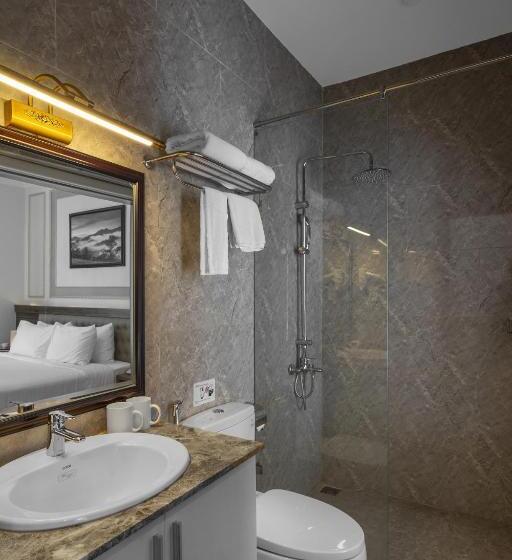 اتاق استاندارد با چشم‌انداز, New Life Hotel   Da Lat