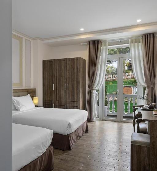 اتاق استاندارد با چشم‌انداز, New Life Hotel   Da Lat