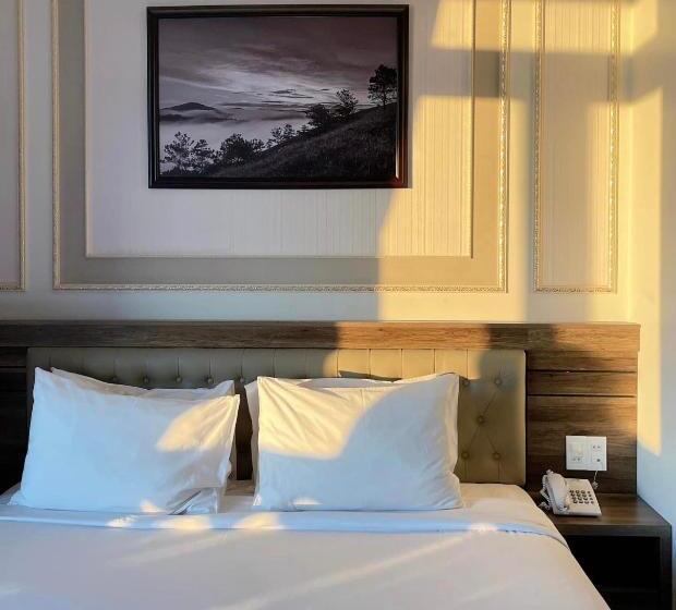 اتاق لوکس با چشم‌انداز شهر, New Life Hotel   Da Lat