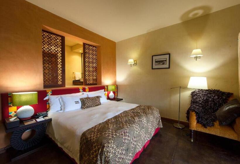 اتاق استاندارد, The Royal Senchi Hotel And Resort