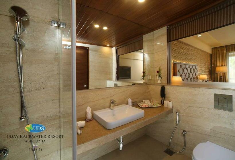 اتاق استاندارد با چشم‌انداز دریاچه, Uday Backwater Resort