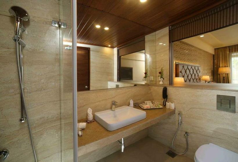 اتاق استاندارد با چشم‌انداز دریاچه, Uday Backwater Resort