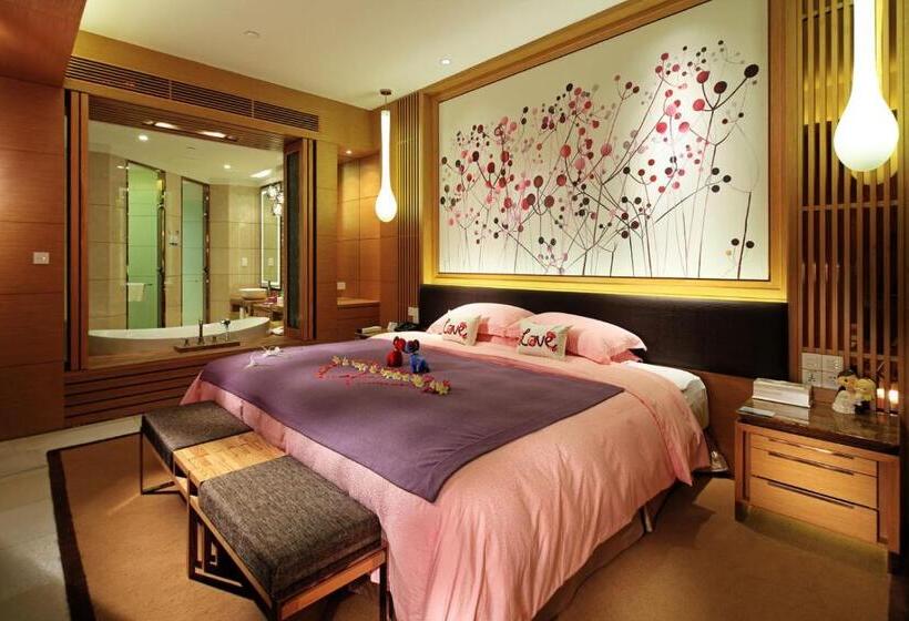 اتاق لوکس با تخت بزرگ, Huidong Regal Palace Resort