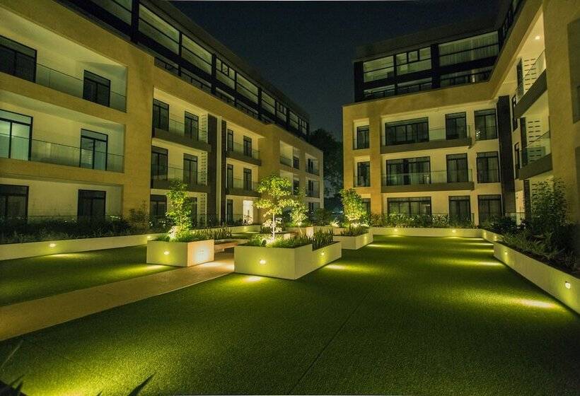 آپارتمان مدیریتی 2 خوابه, Accra Luxury Apartments Cantonments