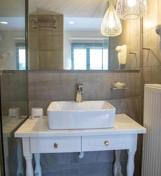 اتاق لوکس با چشم‌انداز دریا, Ampoulos Rooms & Apartments