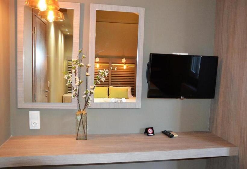 بانگلوی لوکس, Ampoulos Rooms & Apartments