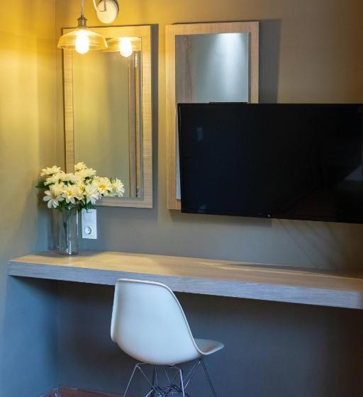 بانگلوی لوکس, Ampoulos Rooms & Apartments